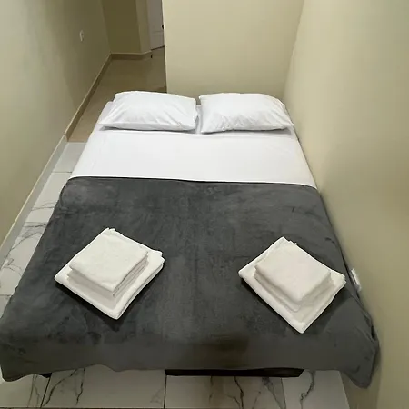 Lucky Center Apartment *